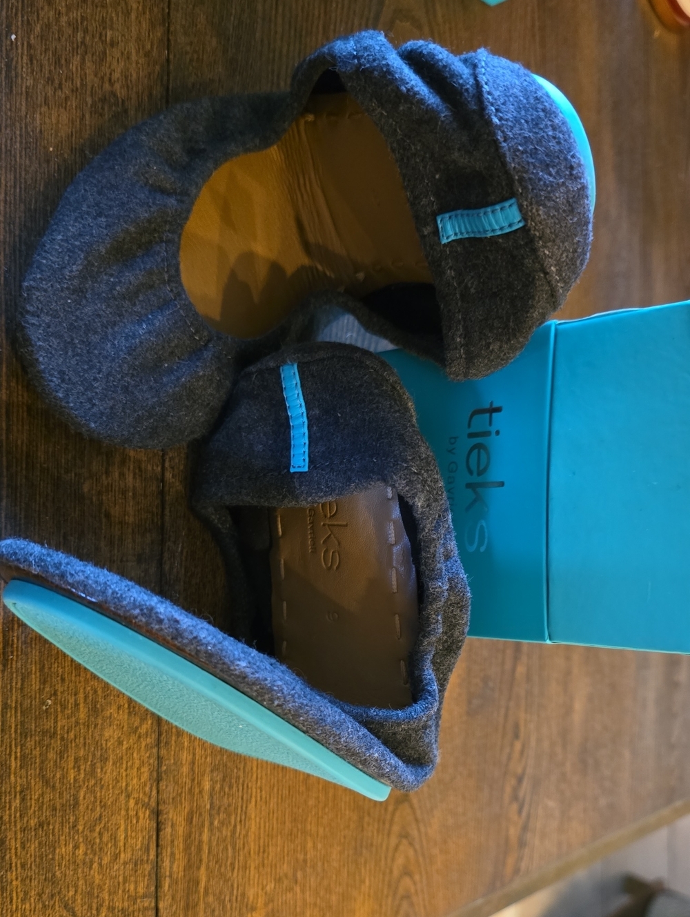 Tieks Charcoal Flats with Turquoise Accents